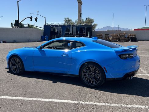 Used 2022 Chevrolet Camaro ZL1 RWD image 2