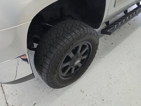 Used 2013 GMC Sierra 2500 SLE w/ SLE Preferred Package AWD/4WD image 9