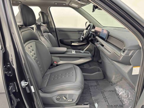 Used 2024 Kia EV9 Wind image 15