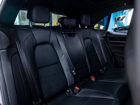 Certified 2025 Porsche Macan 4S Electric AWD/4WD image 50