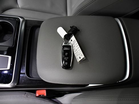 Used 2022 Audi Q7 3.0T Premium Plus w/ Premium Plus Package image 25