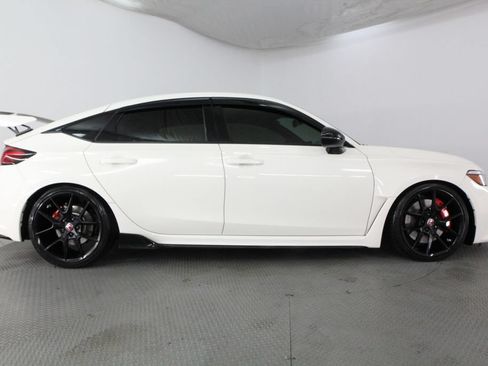 Used 2025 Honda Civic Type R image 5