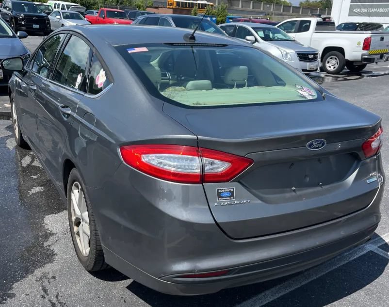 Used 2014 Ford Fusion SE FWD image 6