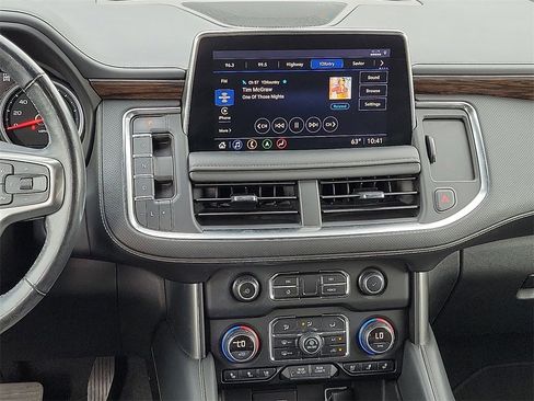 Used 2021 Chevrolet Suburban Premier image 10