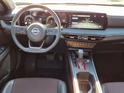 Used 2025 Nissan Kicks SR image 13