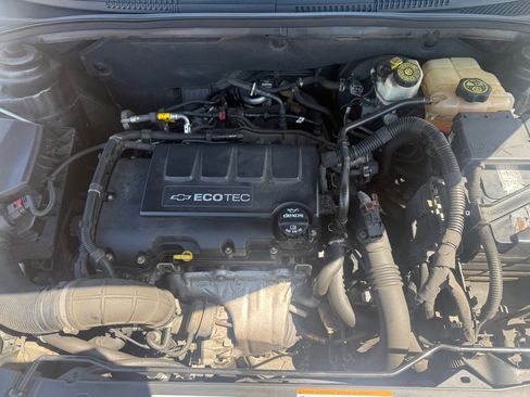 Used 2015 Chevrolet Cruze LT image 16