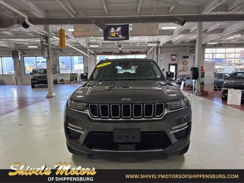 Used 2022 Jeep Grand Cherokee Limited image 8