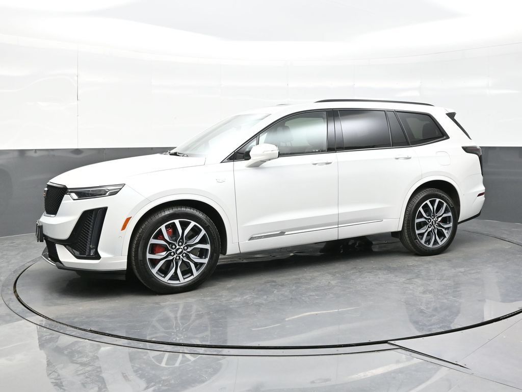 Used 2025 Cadillac XT6 Sport w/ Platinum Package AWD/4WD image 3
