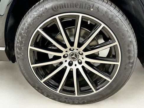 Certified 2025 Mercedes-Benz GLS 450 4MATIC image 37