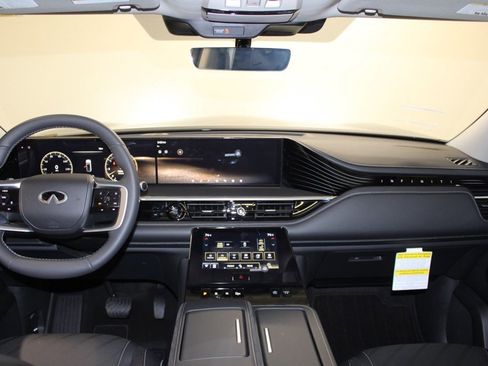 New 2025 INFINITI QX80 Luxe image 25