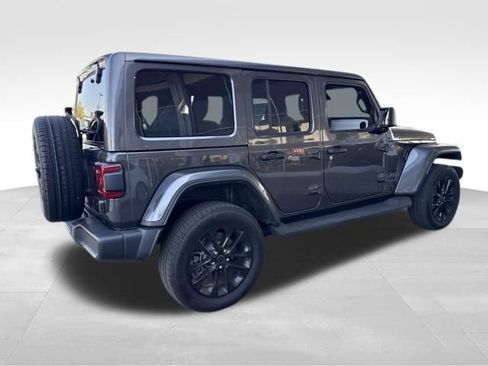 Used 2025 Jeep Wrangler Unlimited Sahara image 5