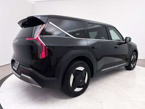 Used 2024 Kia EV9 Light Long Range image 17