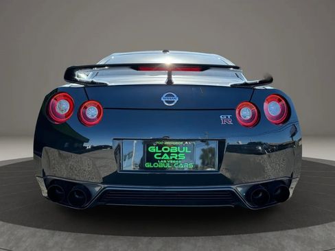 Used 2016 Nissan GT-R Premium image 6