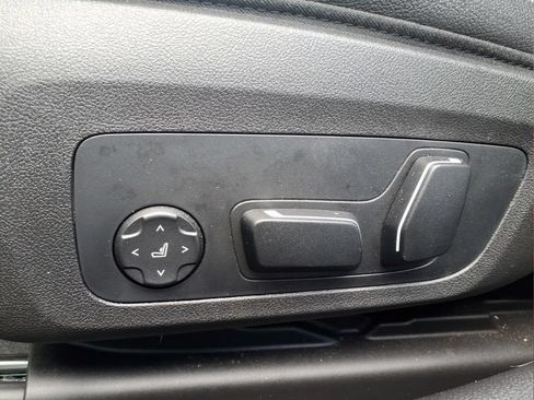 Used 2025 BMW 330i Sedan RWD image 18
