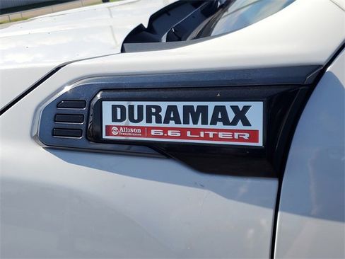 Used 2024 GMC Sierra 2500 AT4 w/ AT4 Premium Plus Package image 8