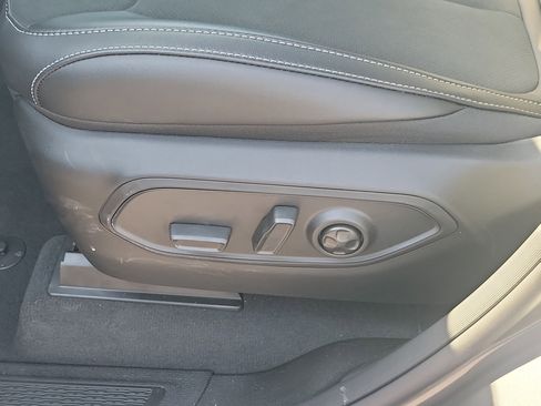 New 2026 Jeep Grand Cherokee Altitude image 12