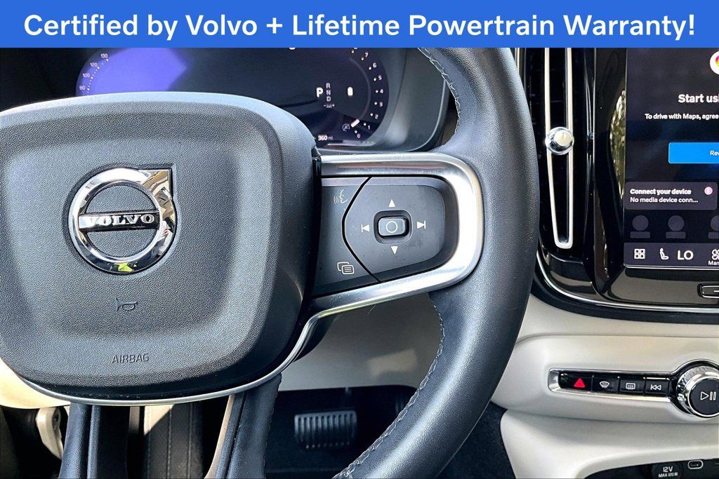 Used 2024 Volvo XC40 B5 Plus AWD/4WD image 28