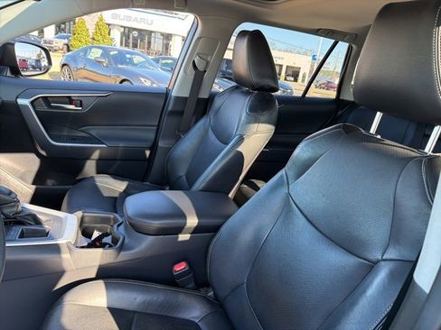 Used 2019 Toyota RAV4 XLE image 21