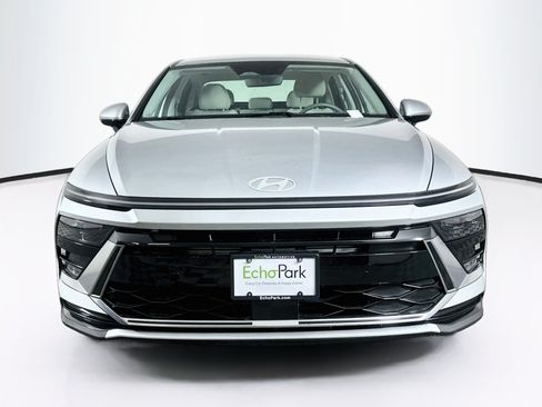 Used 2025 Hyundai Sonata SEL FWD image 2