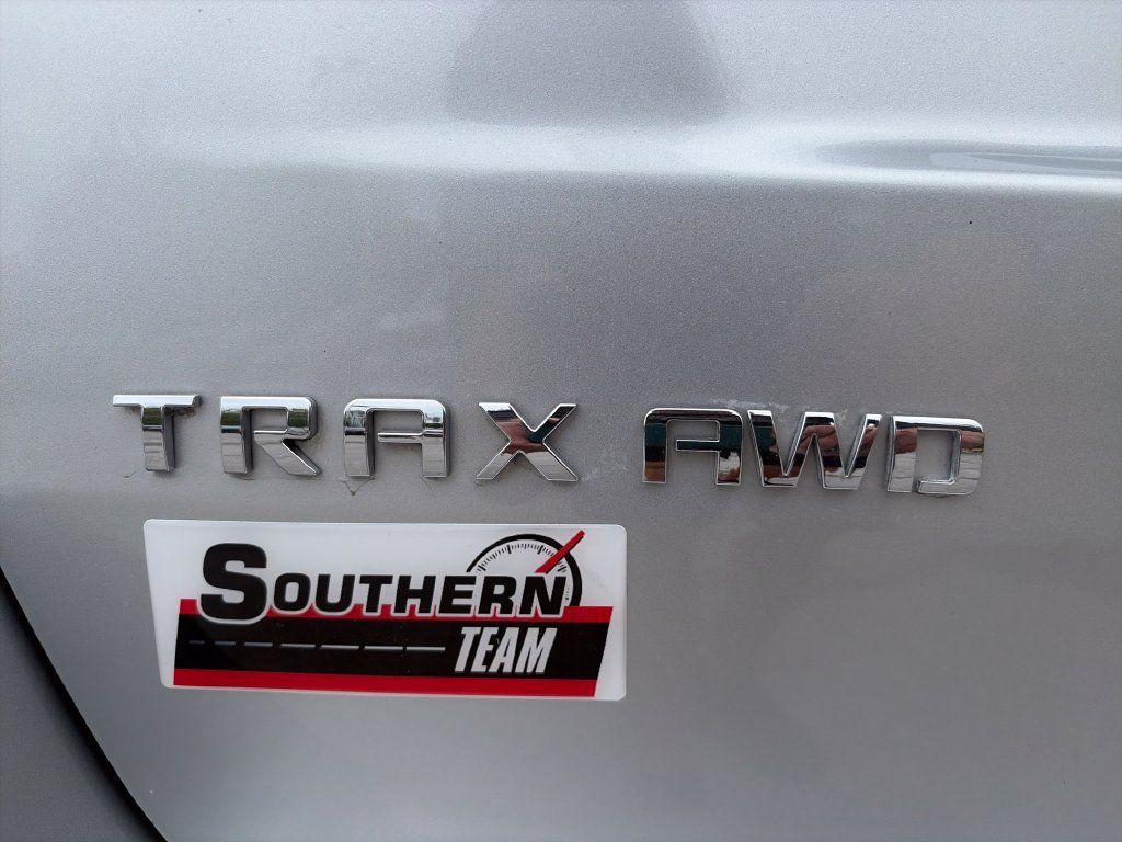 Used 2020 Chevrolet Trax LT w/ LT Convenience Package AWD/4WD image 39