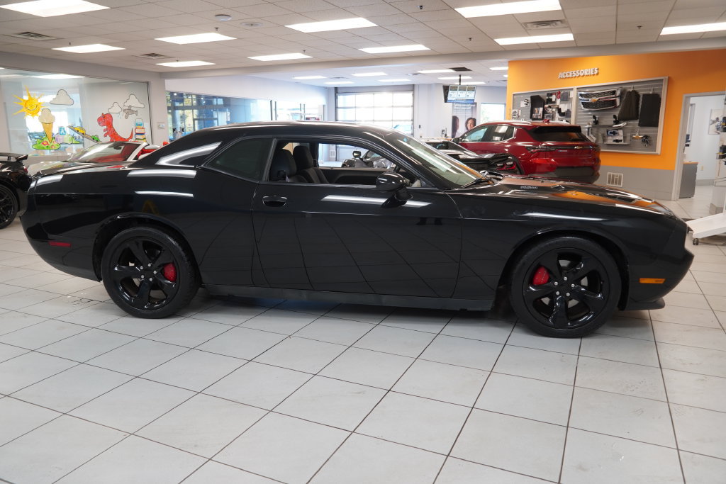 Used 2014 Dodge Challenger R/T w/ Blacktop Package RWD image 13