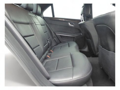 Used 2014 Mercedes-Benz E 350 4MATIC Sedan image 19