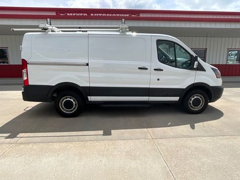 Used 2019 Ford Transit 250 130 Low Roof RWD image 1