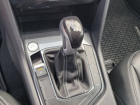 Used 2023 Volkswagen Tiguan SE FWD image 24
