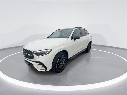 Used 2024 Mercedes-Benz GLC 300 4MATIC image 4