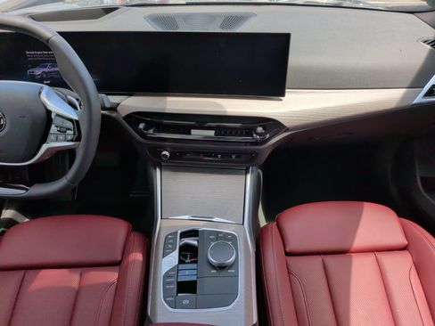 Certified 2025 BMW 330i Sedan RWD image 32