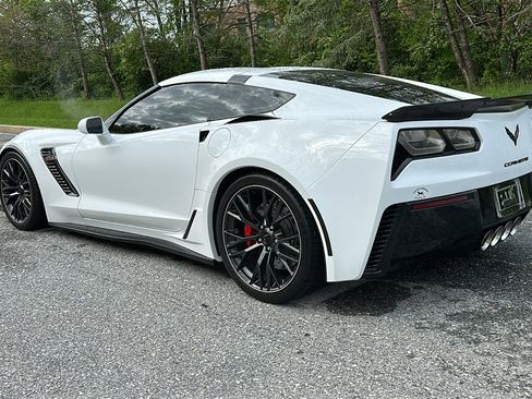 Used 2016 Chevrolet Corvette Z06 w/ 2LZ Preferred Equipment Group RWD image 11
