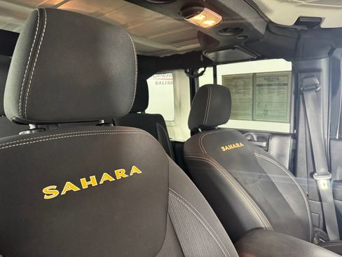 Used 2015 Jeep Wrangler Unlimited Sahara w/ Connectivity Group AWD/4WD image 26