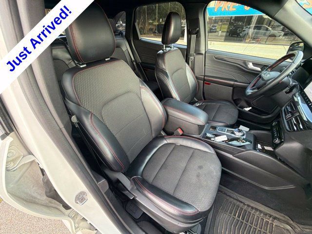 Used 2023 Ford Escape ST-Line w/ Tech Pack #1 AWD/4WD image 25