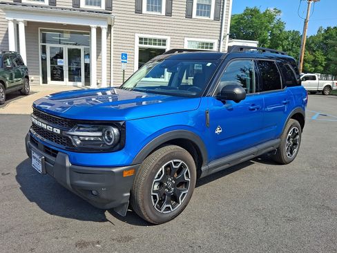 Certified 2025 Ford Bronco Sport Outer Banks w/ Outer Banks Tech Package+ AWD/4WD image 1