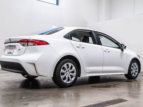 Certified 2025 Toyota Corolla LE FWD image 9