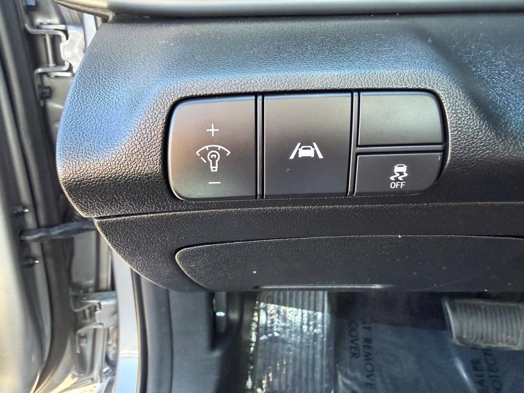 Used 2023 Hyundai Elantra SEL FWD image 31