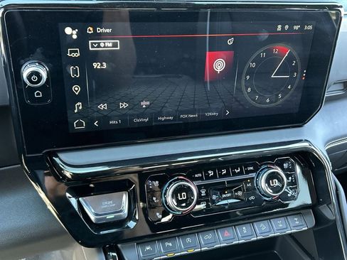 Used 2025 GMC Sierra 1500 AT4X image 13