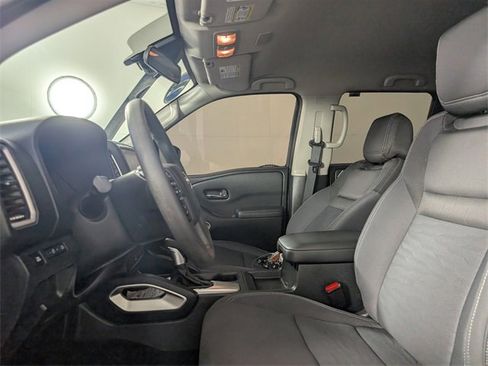 Used 2022 Nissan Frontier SV w/ Technology Package image 11