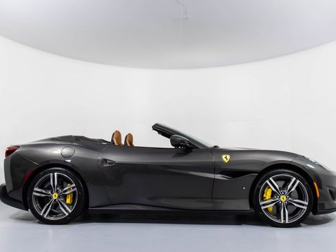Certified 2019 Ferrari Portofino image 3