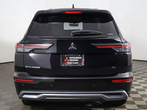 New 2026 Mitsubishi Outlander SE AWD/4WD image 16