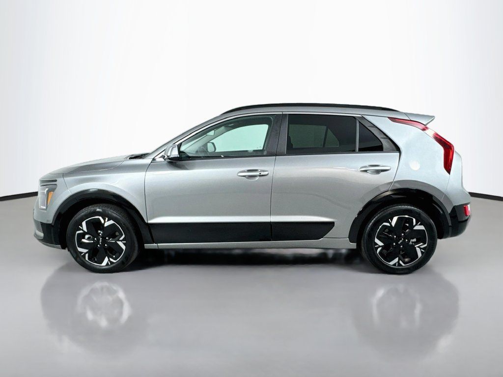 Used 2024 Kia Niro Wind w/ Wind Preserve Package FWD image 10