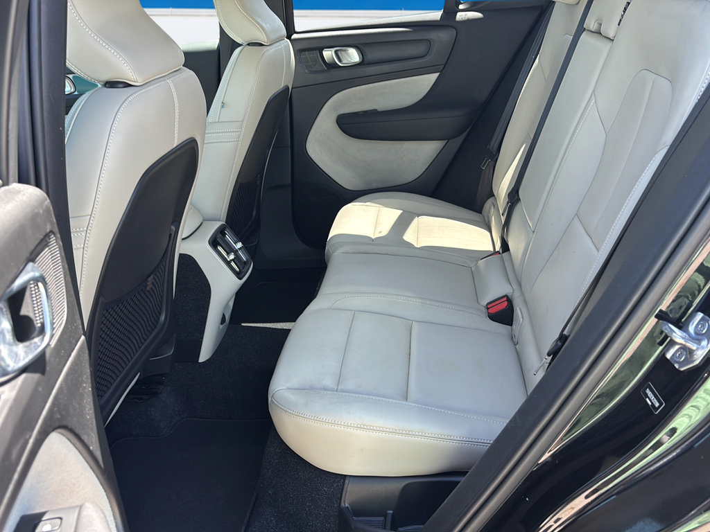 Used 2019 Volvo XC40 T5 Momentum AWD/4WD image 17