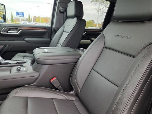 New 2026 GMC Sierra 2500 Denali w/ Denali Reserve Package image 18