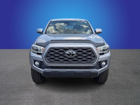 Used 2020 Toyota Tacoma TRD Off-Road w/ Technology Package AWD/4WD image 2