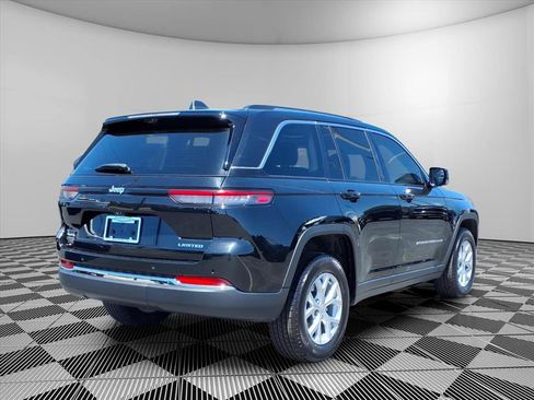 Used 2024 Jeep Grand Cherokee Limited w/ Luxury Tech Group II AWD/4WD image 6