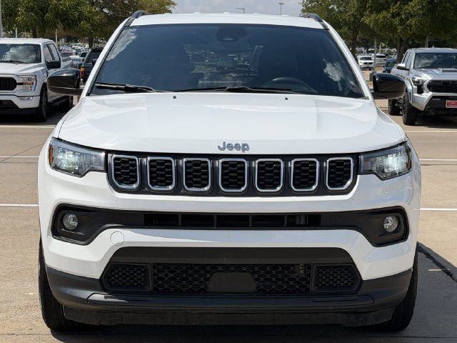 Used 2024 Jeep Compass Latitude AWD/4WD image 8