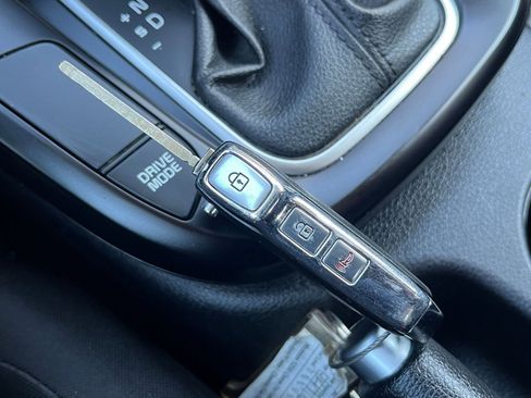 Used 2025 Kia Soul LX w/ LX Technology Package image 21