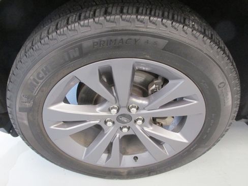 Certified 2022 Ford Explorer XLT w/ Equipment Group 202A image 13