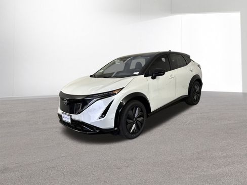 New 2025 Nissan Ariya Platinum image 2
