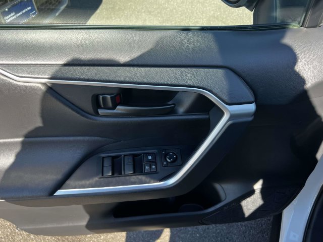 Used 2024 Toyota RAV4 LE AWD/4WD image 18